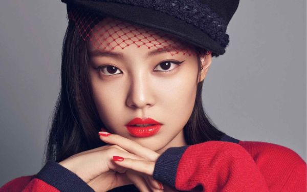 Jennie Top 20 Most popular K-pop Female Artists