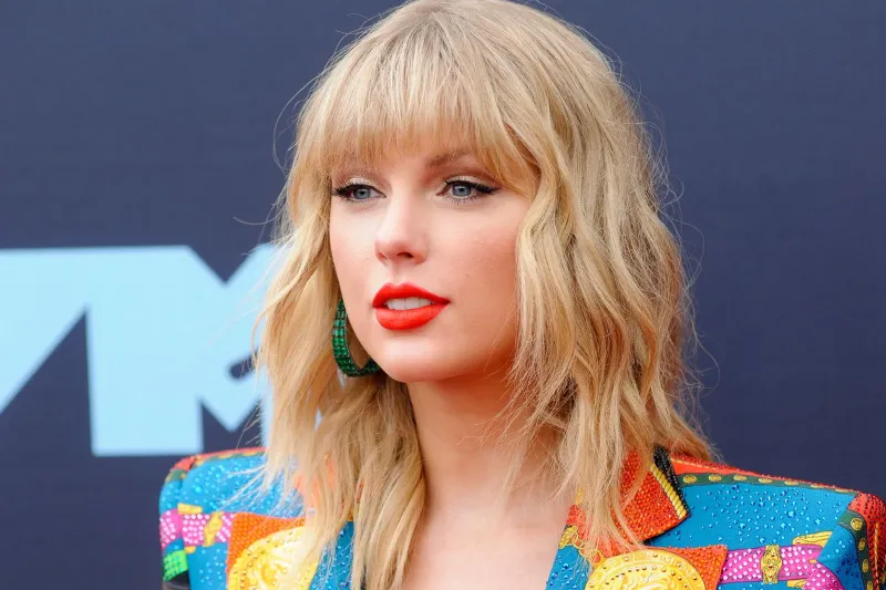 Taylor Swift Most Beautiful Female Singers Today