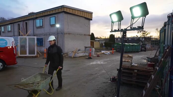 Tower lights - providing elevated and adjustable lighting for larger worksites
